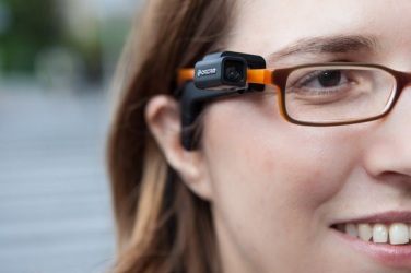 Orcam позволяет улучшить функцию зрения