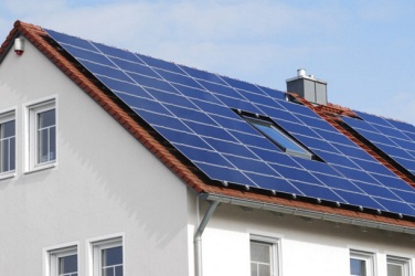 Солнечные панели на крыше частного дома