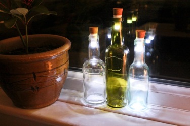 bottlelight превратит бутылку в настольную лампу
