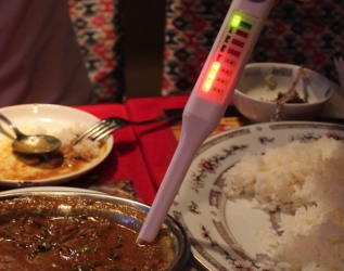 Handy salt meter определяет уровень соли в жидких горячих блюдах