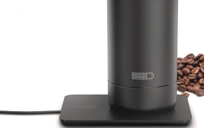 смарт-кружка для кофе Ember оснащена беспроводной зарядкой